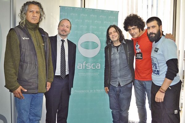 Ramon Antuz junto al Titular de AFSCA